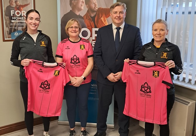 Le Chéile Credit Union proud sponsors of Athboy Celtic Women's soccer team.